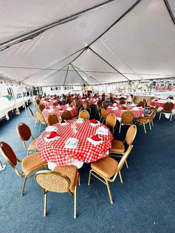 Cape Cod Irish Village - The Emerald Resort 반스터블 외부 사진