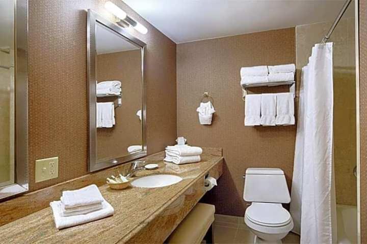 Cape Cod Irish Village - The Emerald Resort 반스터블 외부 사진