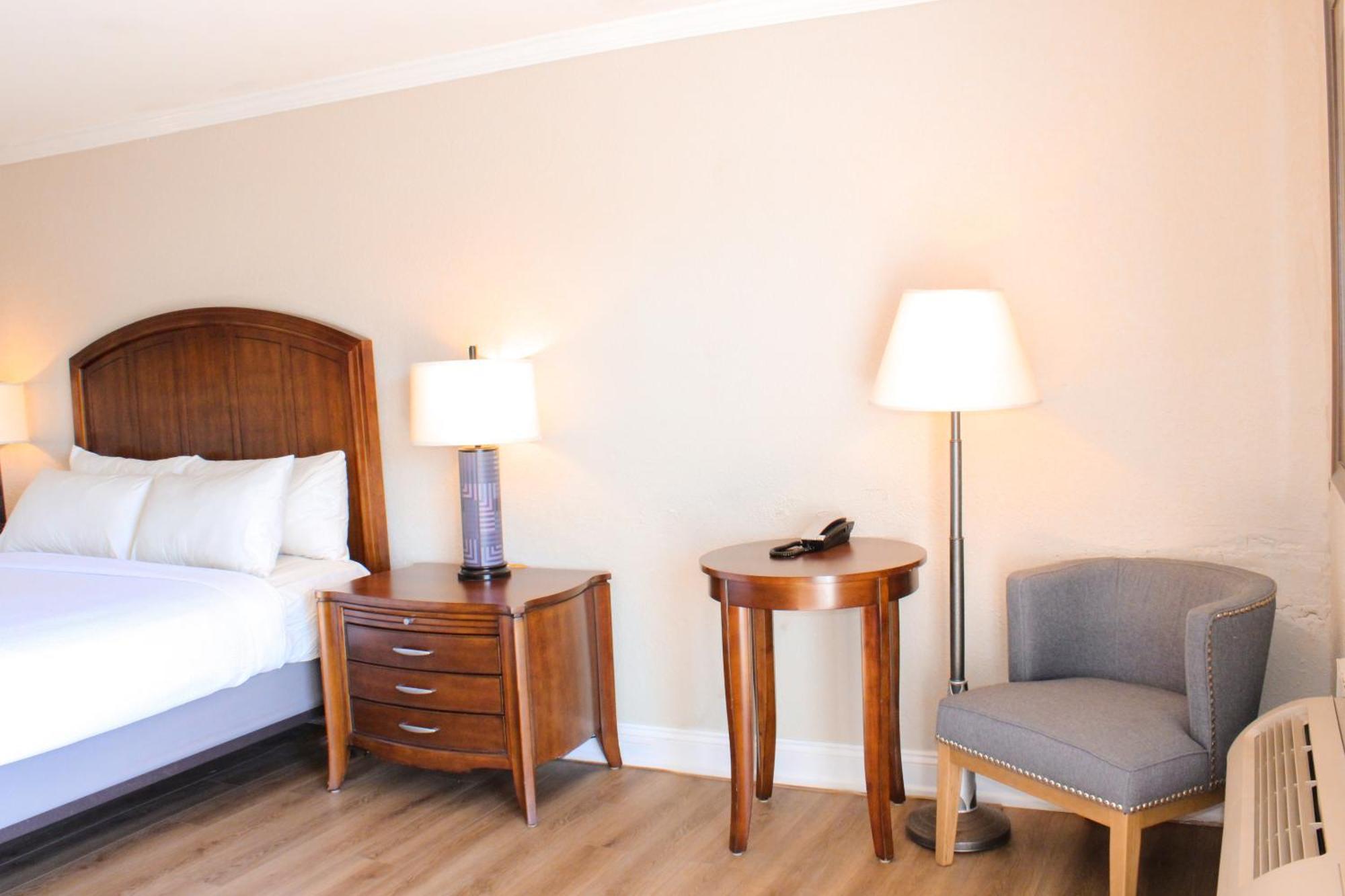 Cape Cod Irish Village - The Emerald Resort 반스터블 외부 사진