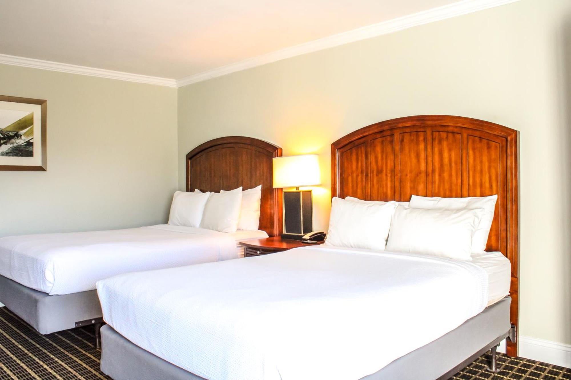 Cape Cod Irish Village - The Emerald Resort 반스터블 외부 사진