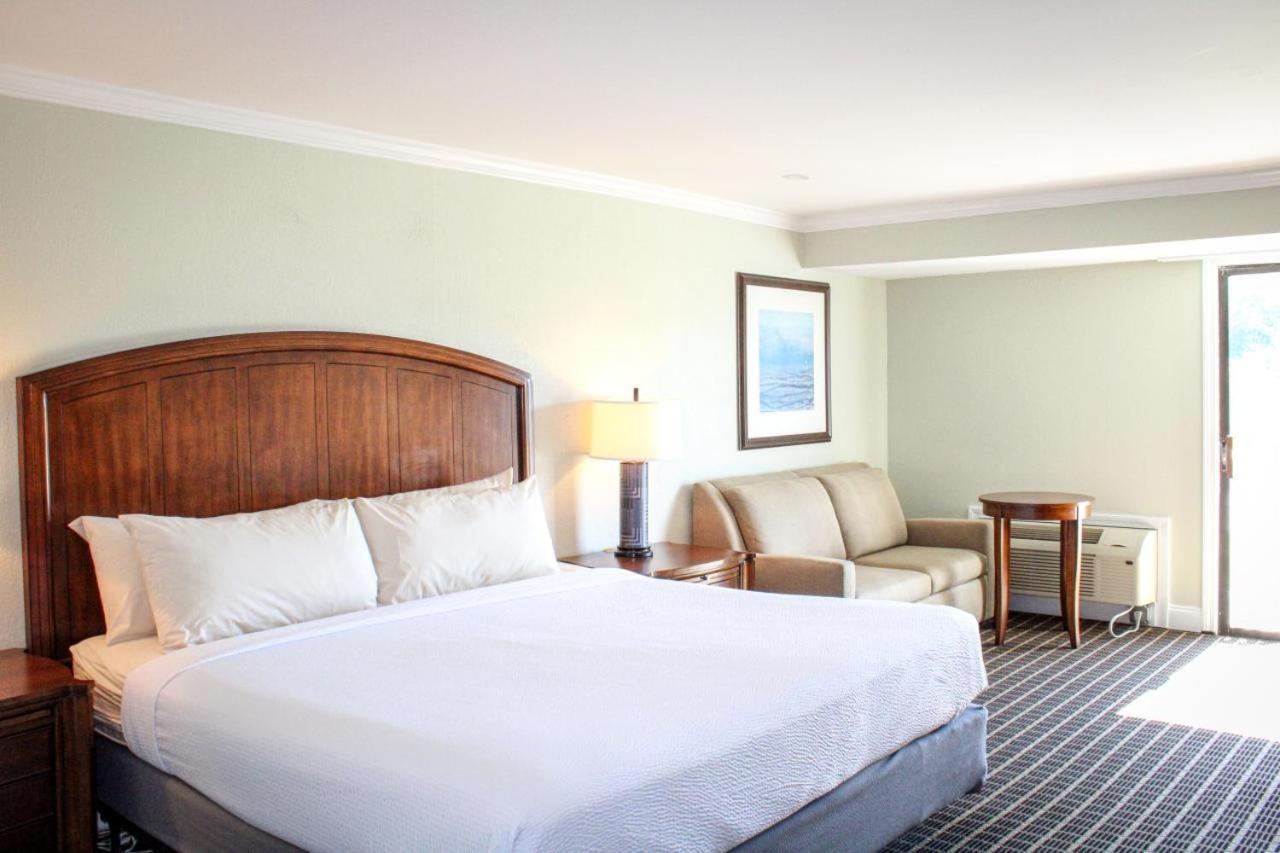 Cape Cod Irish Village - The Emerald Resort 반스터블 외부 사진