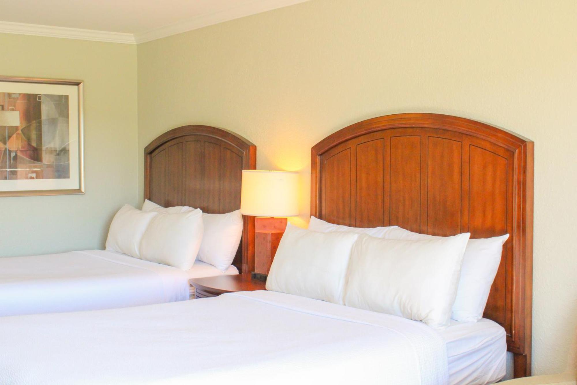 Cape Cod Irish Village - The Emerald Resort 반스터블 외부 사진